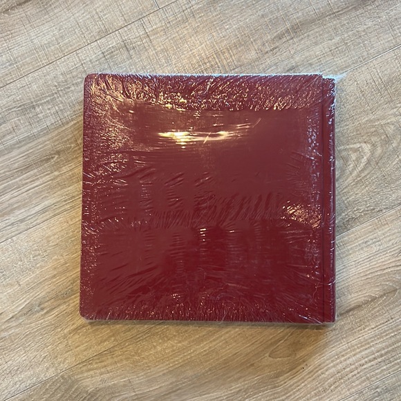 NEW Creative Memories 12x12 red flex hinge album - Picture 3 of 6